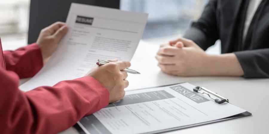 Top 5 HR Interview Questions (With Best Answers and Tips)